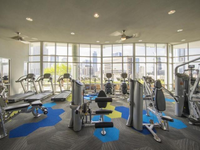 Indulge In Luxury Living 2 Bedroom Gem In The Heart Of Austin With Pool, Gym, And Breathtaking Views 外观 照片